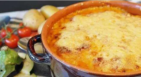 How Much Casserole Per Person Calculator